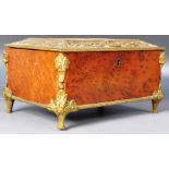 19TH CENTURY GEORGE III BIRDSEYE MAPLE JEWELLERY BOX