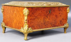 19TH CENTURY GEORGE III BIRDSEYE MAPLE JEWELLERY BOX