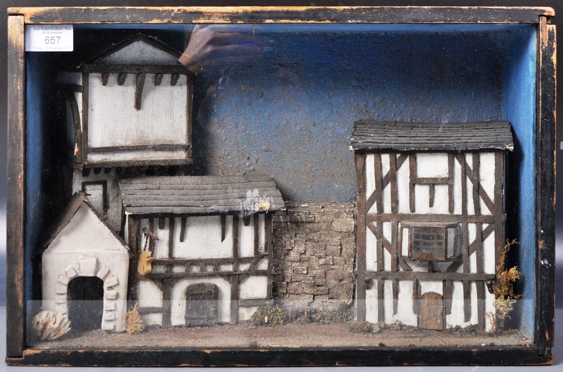 EARLY 20TH CENTURY GLASS CASED STREET SCENE