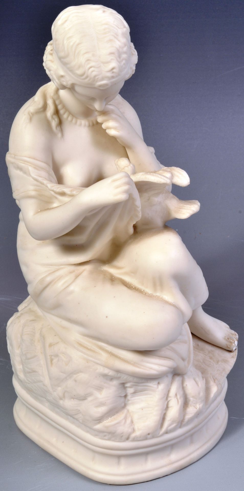 19TH CENTURY PARIAN WARE FIGURE OF A CLASSICAL LADY - Bild 2 aus 6