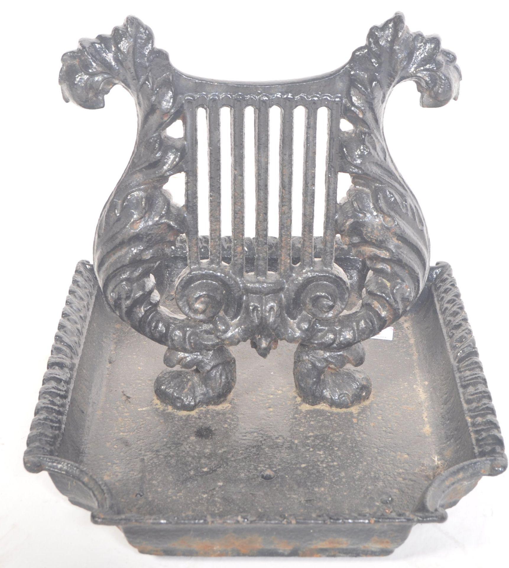 EARLY 19TH CENTURY GEORGE III CAST IRON BOOT SCRAPER - Image 3 of 5