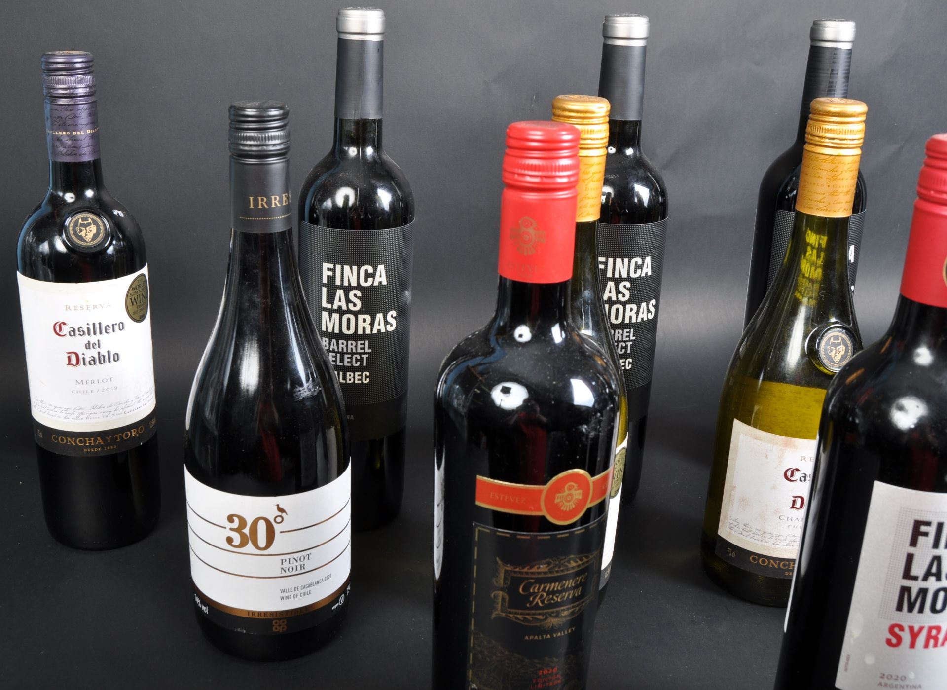 A SELECTION OF SOUTH AMERICAN RED AND WHITE WINES - Bild 3 aus 7