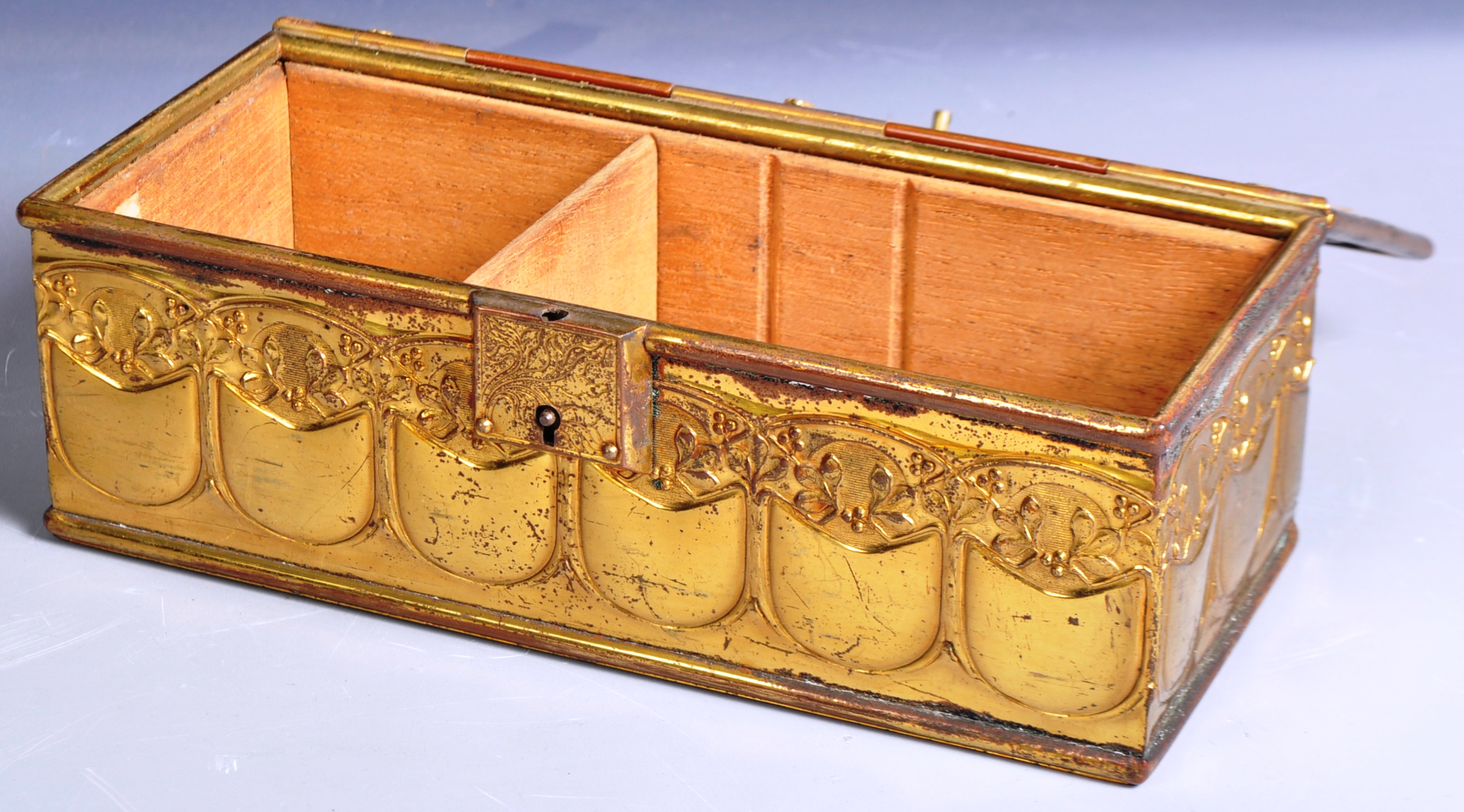19TH CENTURY VICTORIAN ART NOUVEAU BRASS BOX - Image 3 of 13