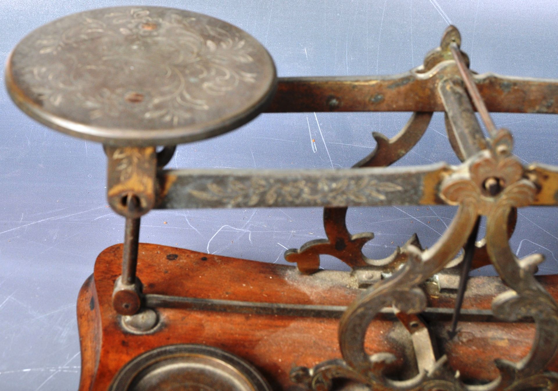 19TH CENTURY VICTORIAN WALNUT & BRASS POSTAL SCALES - Image 6 of 10