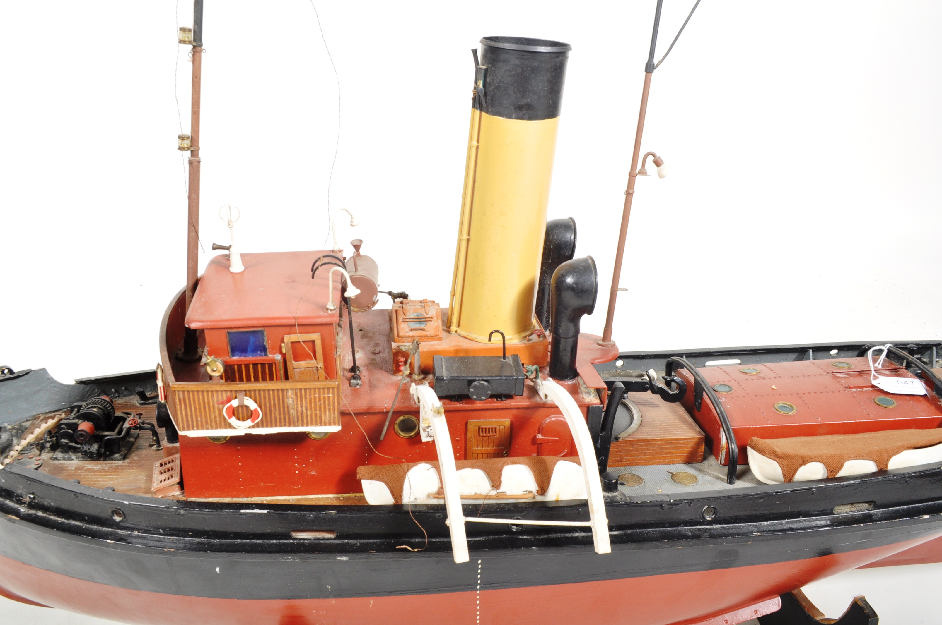 20TH CENTURY SCRATCH BUILT MODEL OF A 19TH CENTURY TUG BOAT - Image 6 of 9