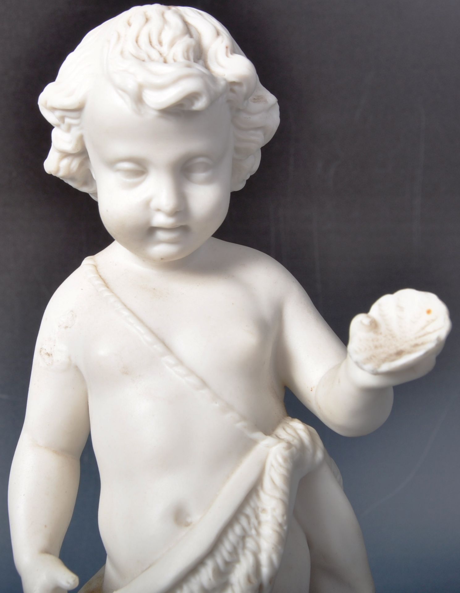 LARGE 19TH CENTURY BISCUIT PORCELAIN CHERUB FIGURINE - Bild 5 aus 8