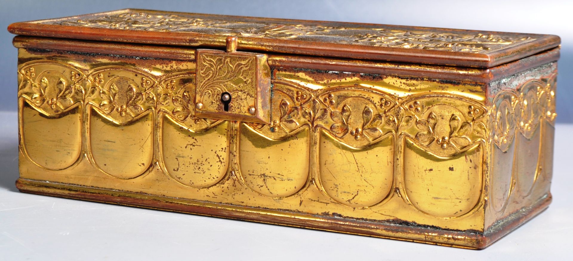 19TH CENTURY VICTORIAN ART NOUVEAU BRASS BOX