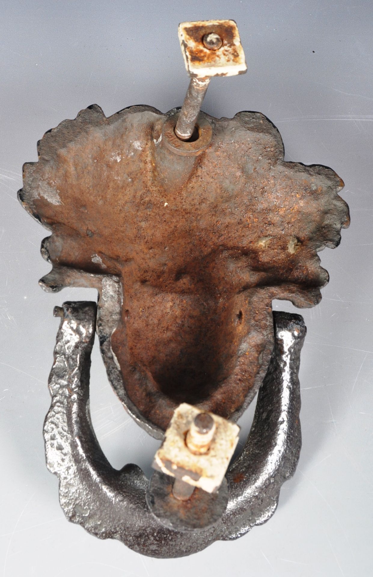 19TH CENTURY CAST IRON FIGURAL DOOR KNOCKER - Image 4 of 4