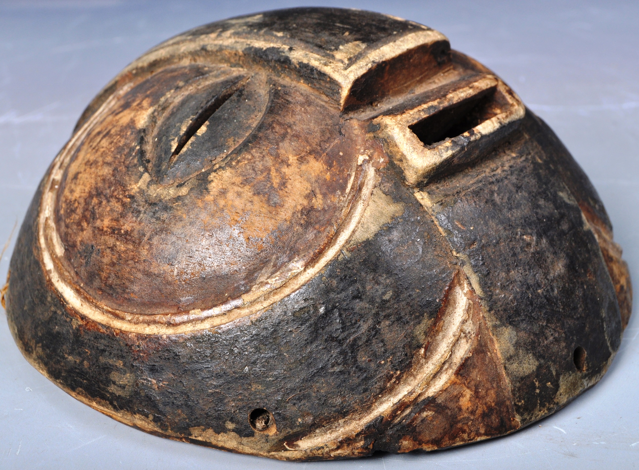 EARLY 20TH CENTURY AFRICAN SONGYE KIFWEBE MASK - Image 5 of 5