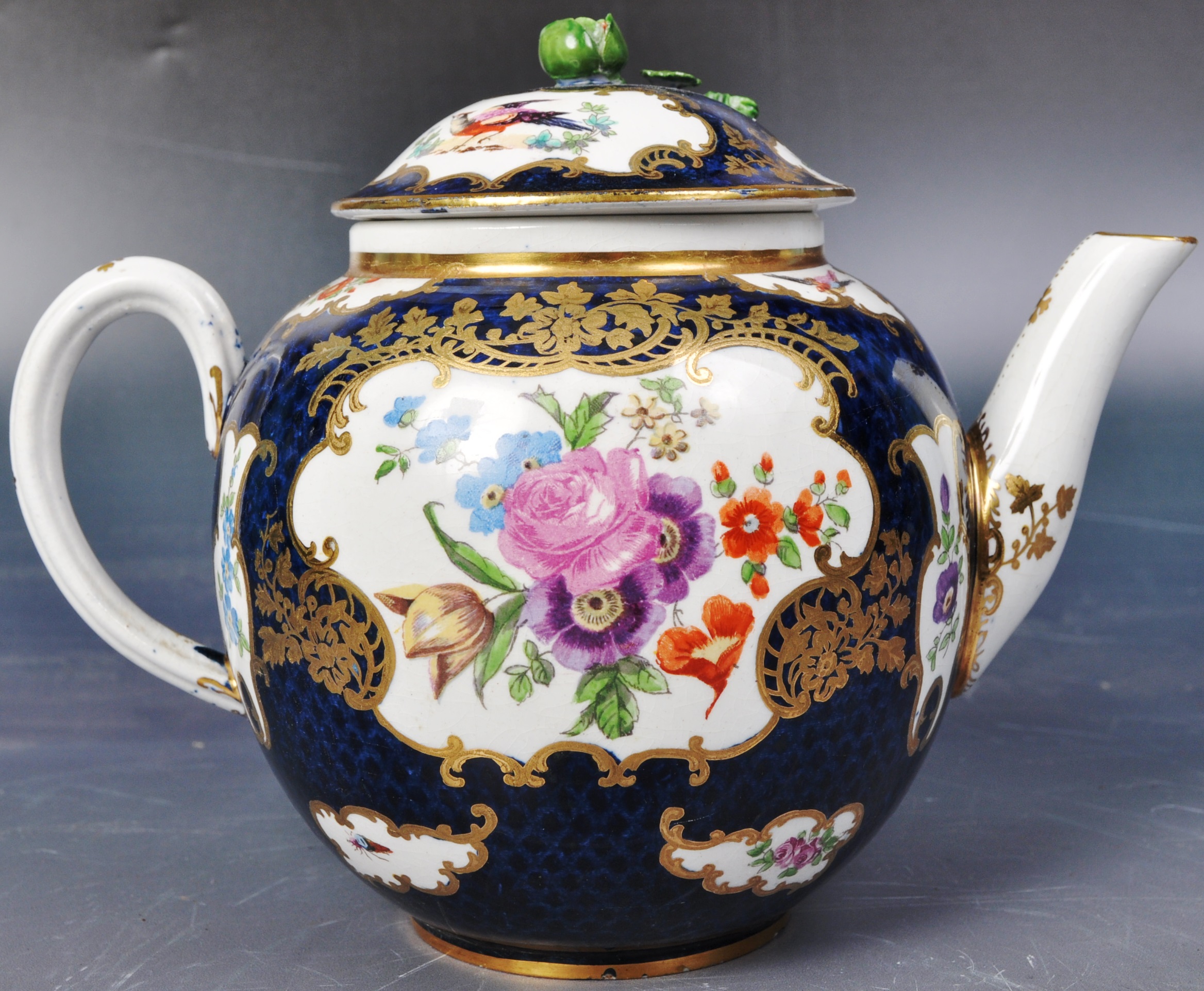 18TH CENTURY GEORGE III WORCESTER HAND PAINTED TEAPOT - Image 6 of 8