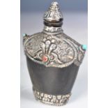 EARLY 20TH CENTURY TIBETAN RHINO HORN SNUFF BOTTLE