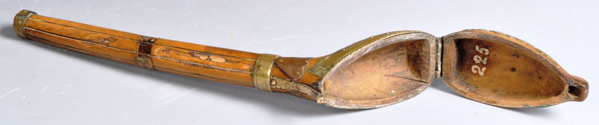 18TH CENTURY DUTCH FRUITWOOD & BRASS CLAY PIPE CASE - Image 2 of 8