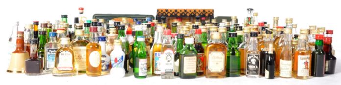 LARGE COLLECTION OF ASSORTED ALCOHOL MINIATURES