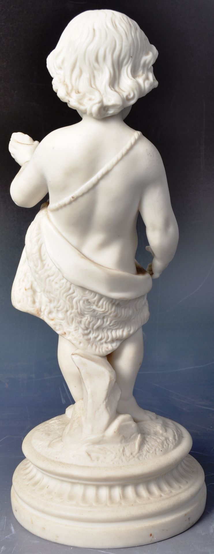 LARGE 19TH CENTURY BISCUIT PORCELAIN CHERUB FIGURINE - Bild 7 aus 8