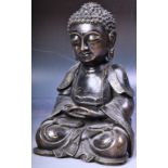 19TH CENTURY CHINESE BRONZE FIGURINE OF A SEATED BUDDHA