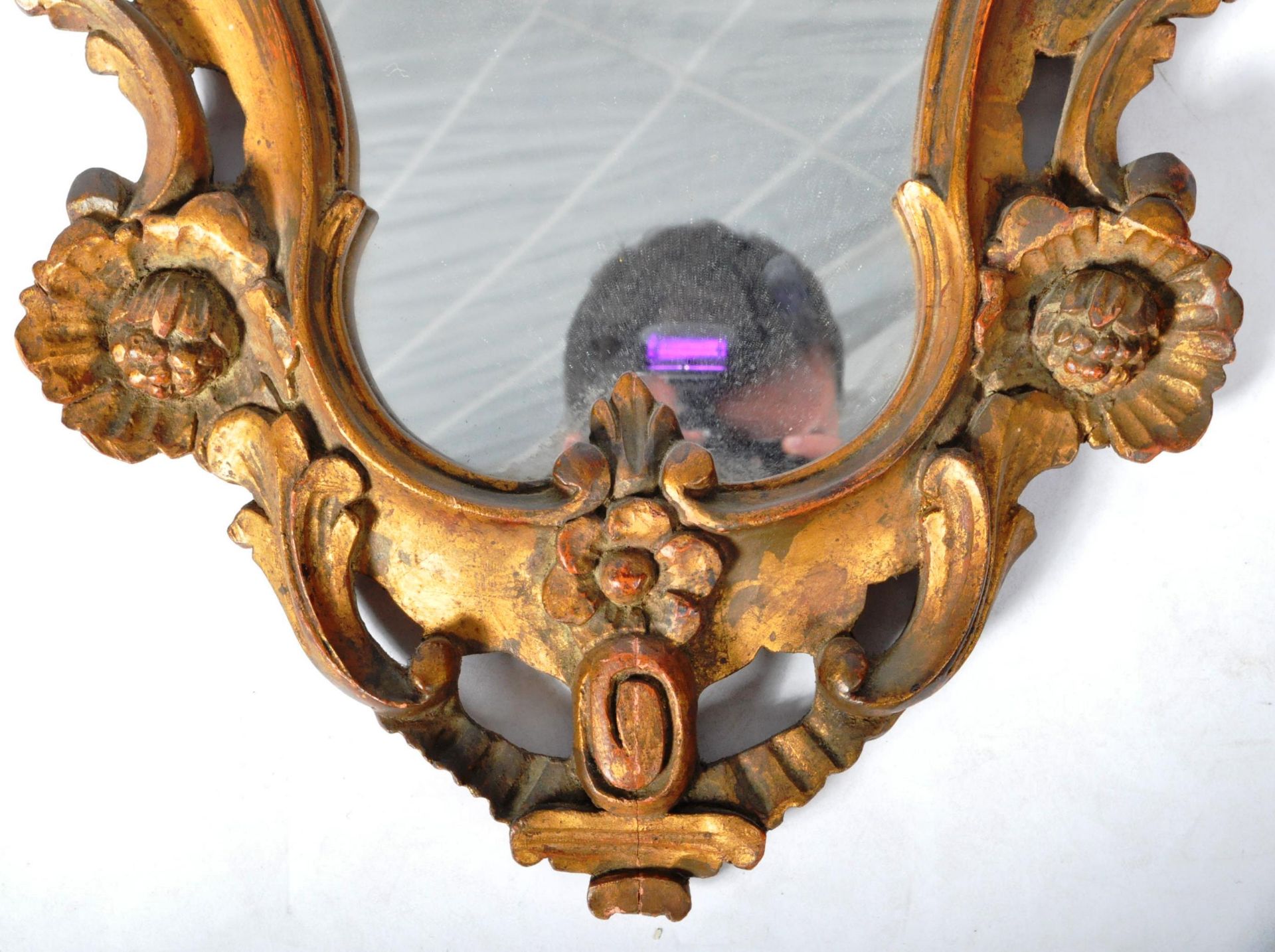 19TH CENTURY ITALIAN FLORENTINE GILT GESSO CARVED WALL MIRROR - Image 5 of 6