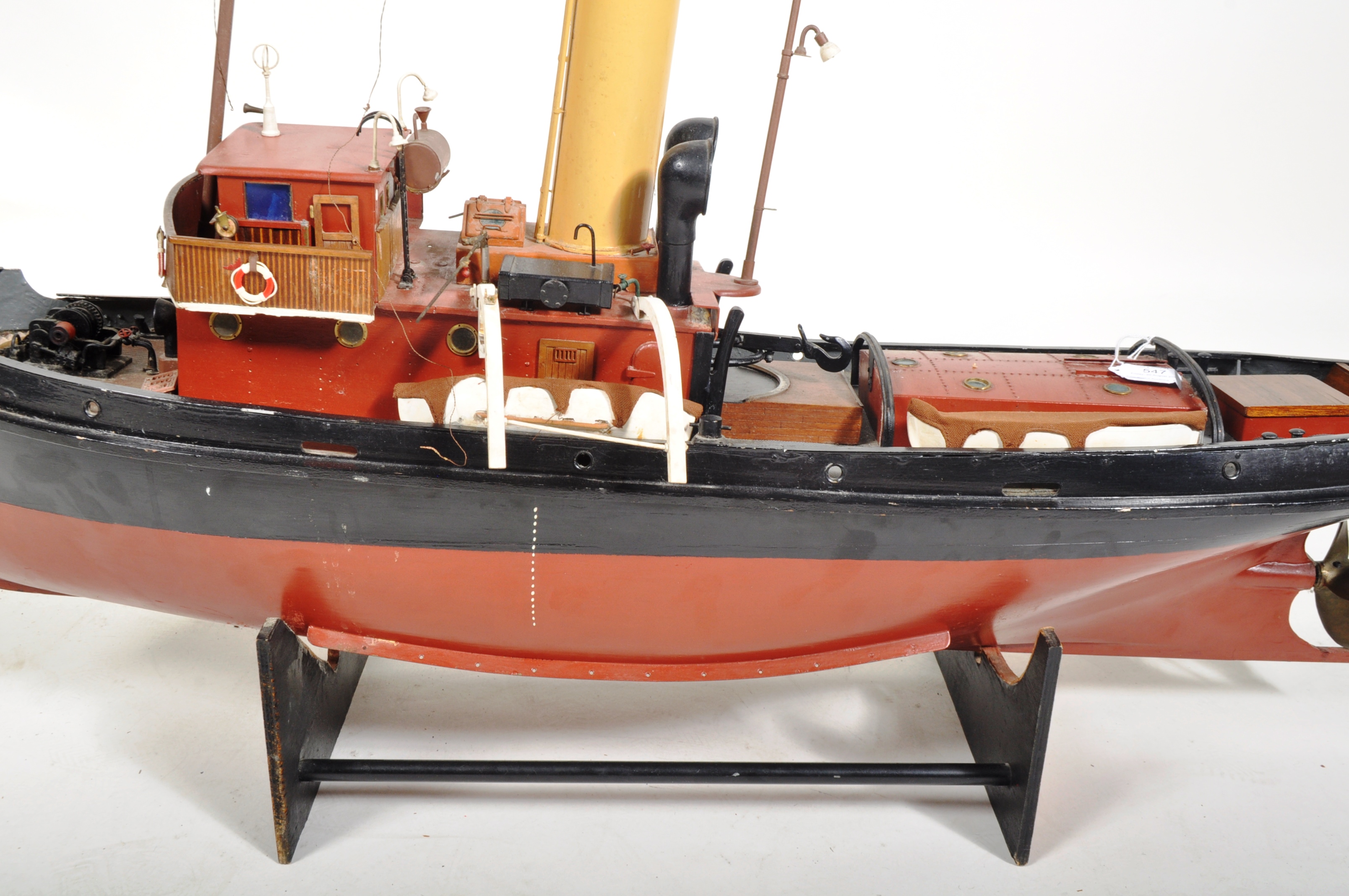 20TH CENTURY SCRATCH BUILT MODEL OF A 19TH CENTURY TUG BOAT - Image 4 of 9