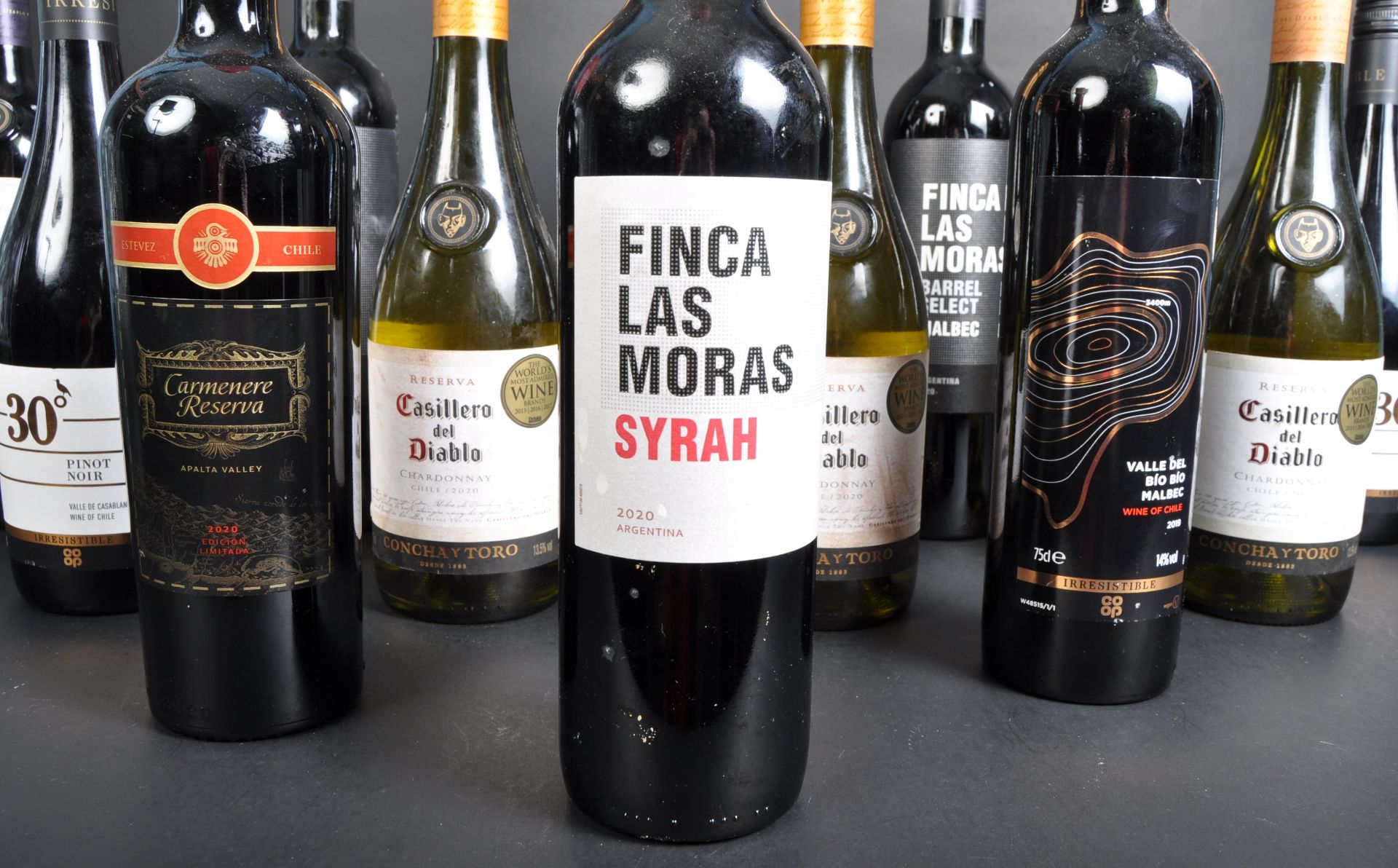A SELECTION OF SOUTH AMERICAN RED AND WHITE WINES - Bild 4 aus 7