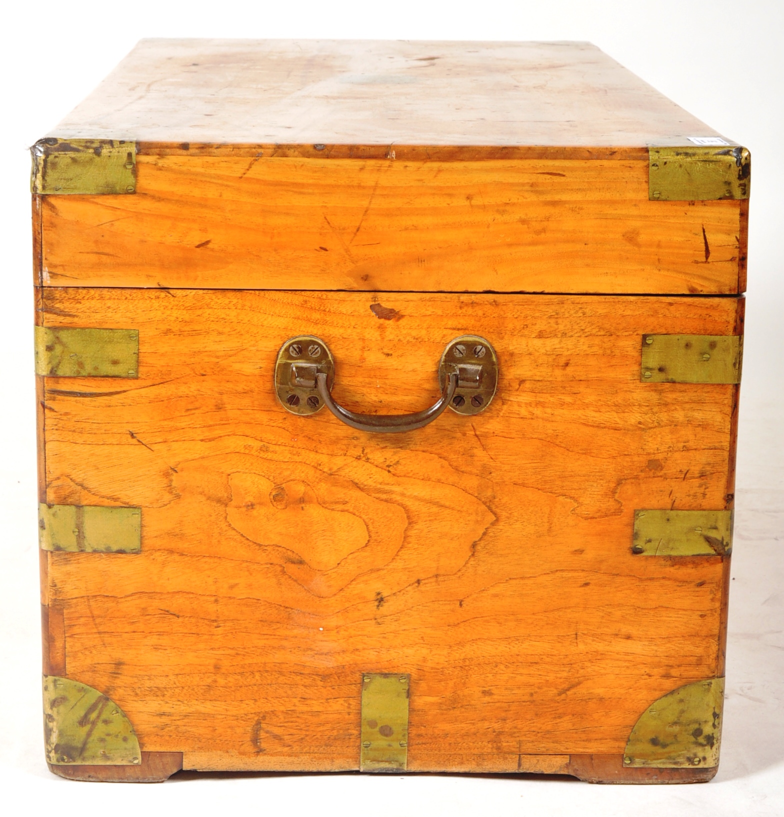 19TH CENTURY CAMPHOR WOOD BRASS BOUND STEAMER TRUNK - Image 4 of 6