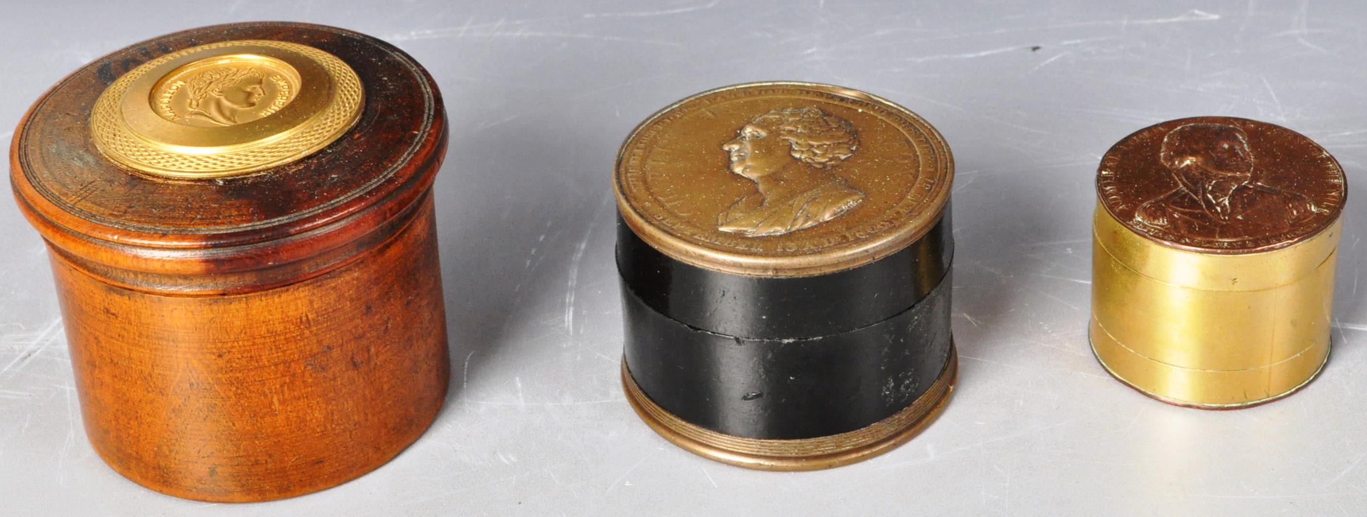 SELECTION OF THREE 19TH CENTURY VICTORIAN PILL POTS / BOXES - Image 3 of 9
