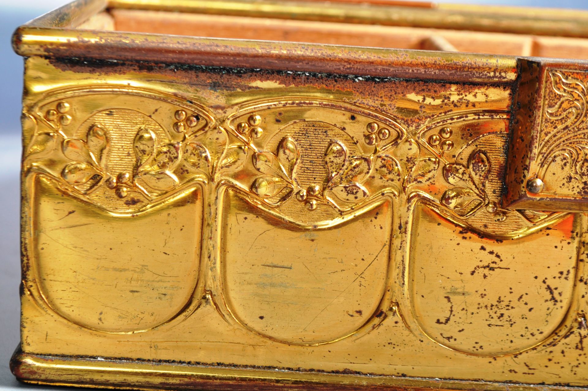 19TH CENTURY VICTORIAN ART NOUVEAU BRASS BOX - Image 5 of 13