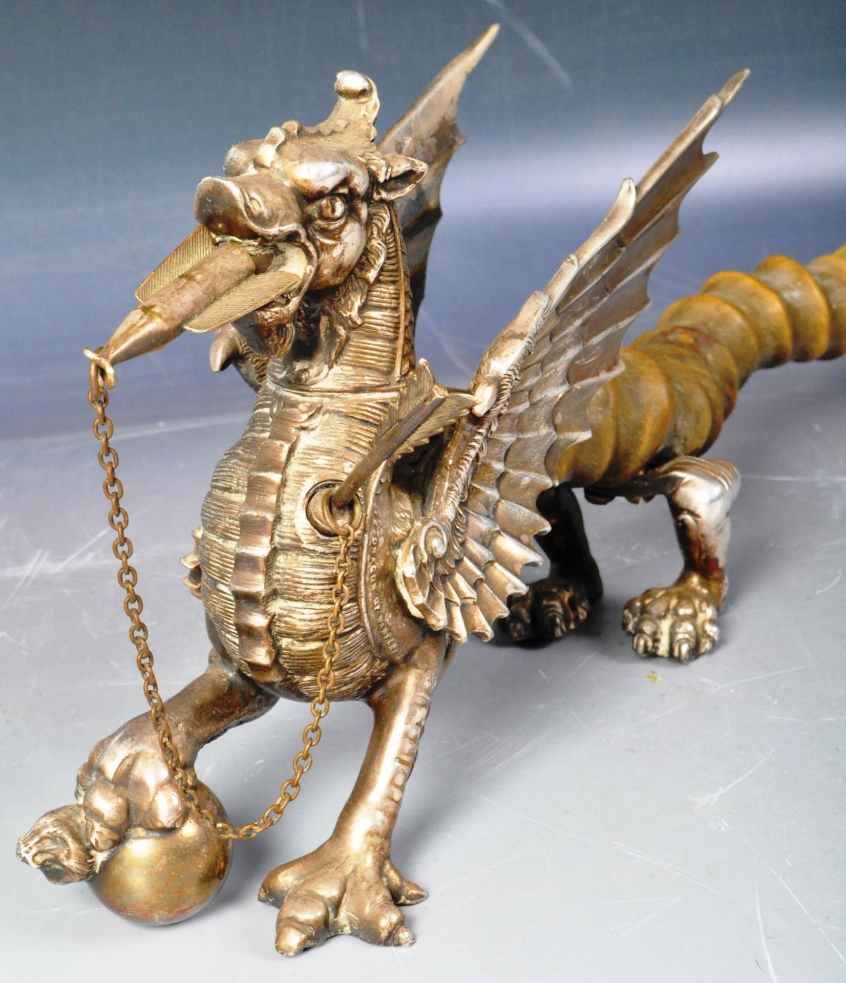 19TH CENTURY SILVER PLATED AND HORN DRAGON TABLE LIGHTER - Image 7 of 17