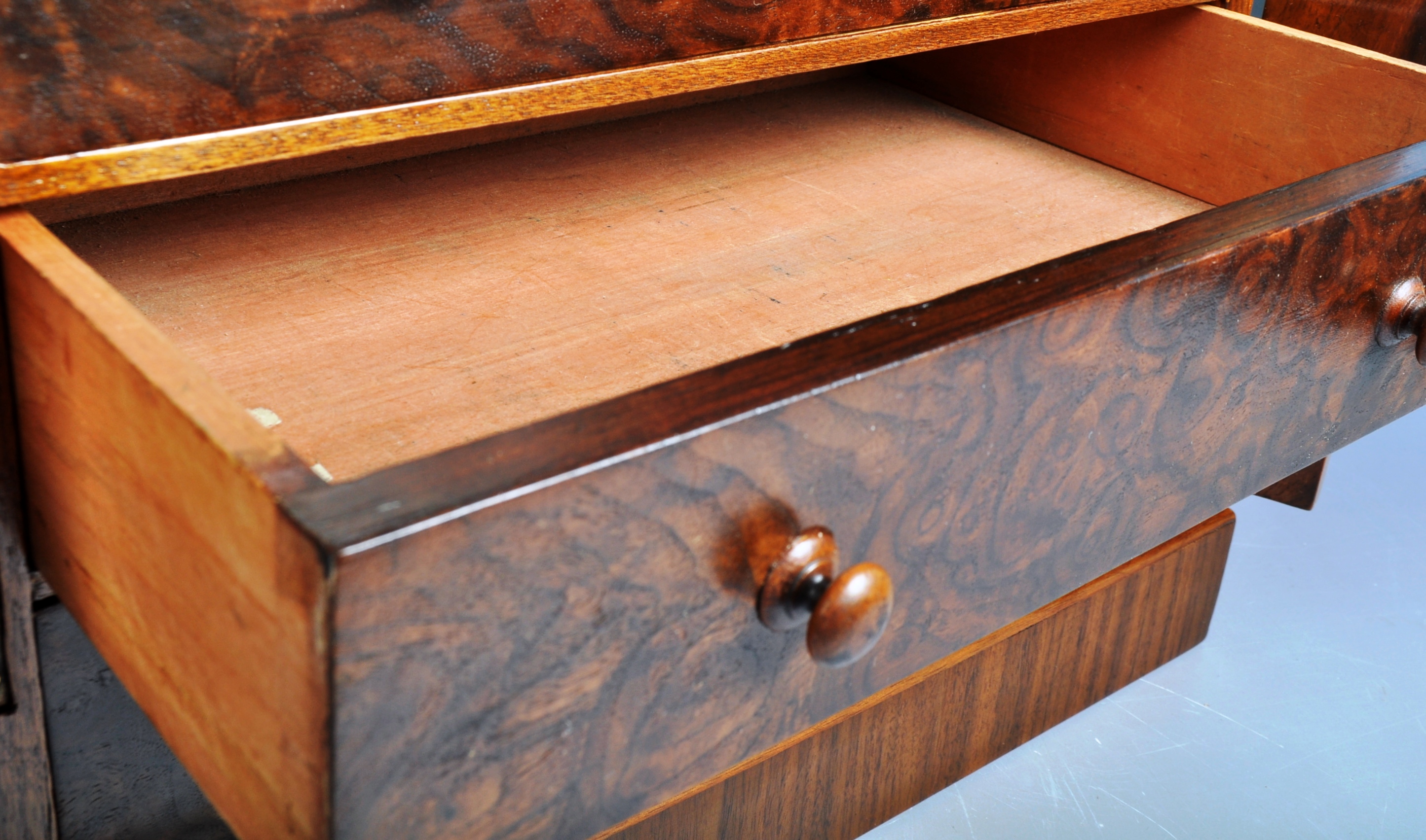 19TH CENTURY WALNUT & AMBOYNA WOOD SPECIMEN CHEST - Image 5 of 10