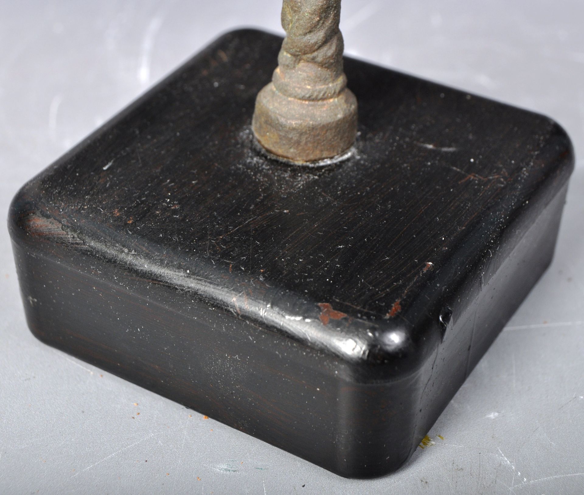 18TH CENTURY LEAD PIPE TAMPER IN THE FORM OF A GENTLEMAN - Image 3 of 6