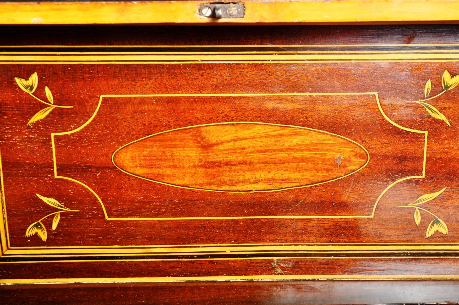 18TH CENTURY MAHOGANY AND SATINWOOD TEA CADDY - Image 9 of 10