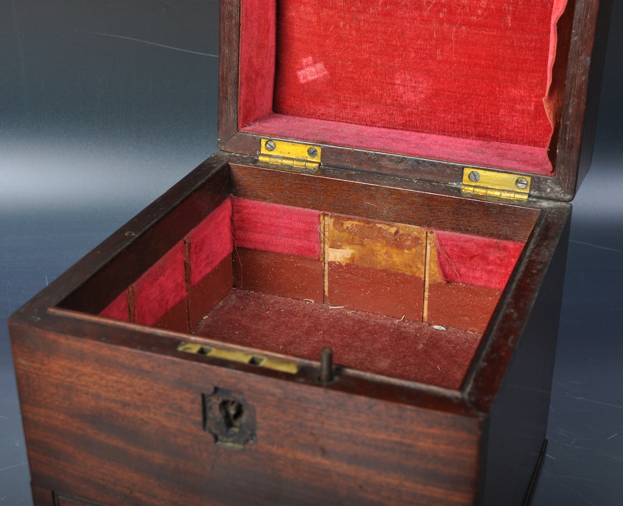 19TH CENTURY MAHOGANY CAMPAIGN APOTHECARY BOX - Image 3 of 8