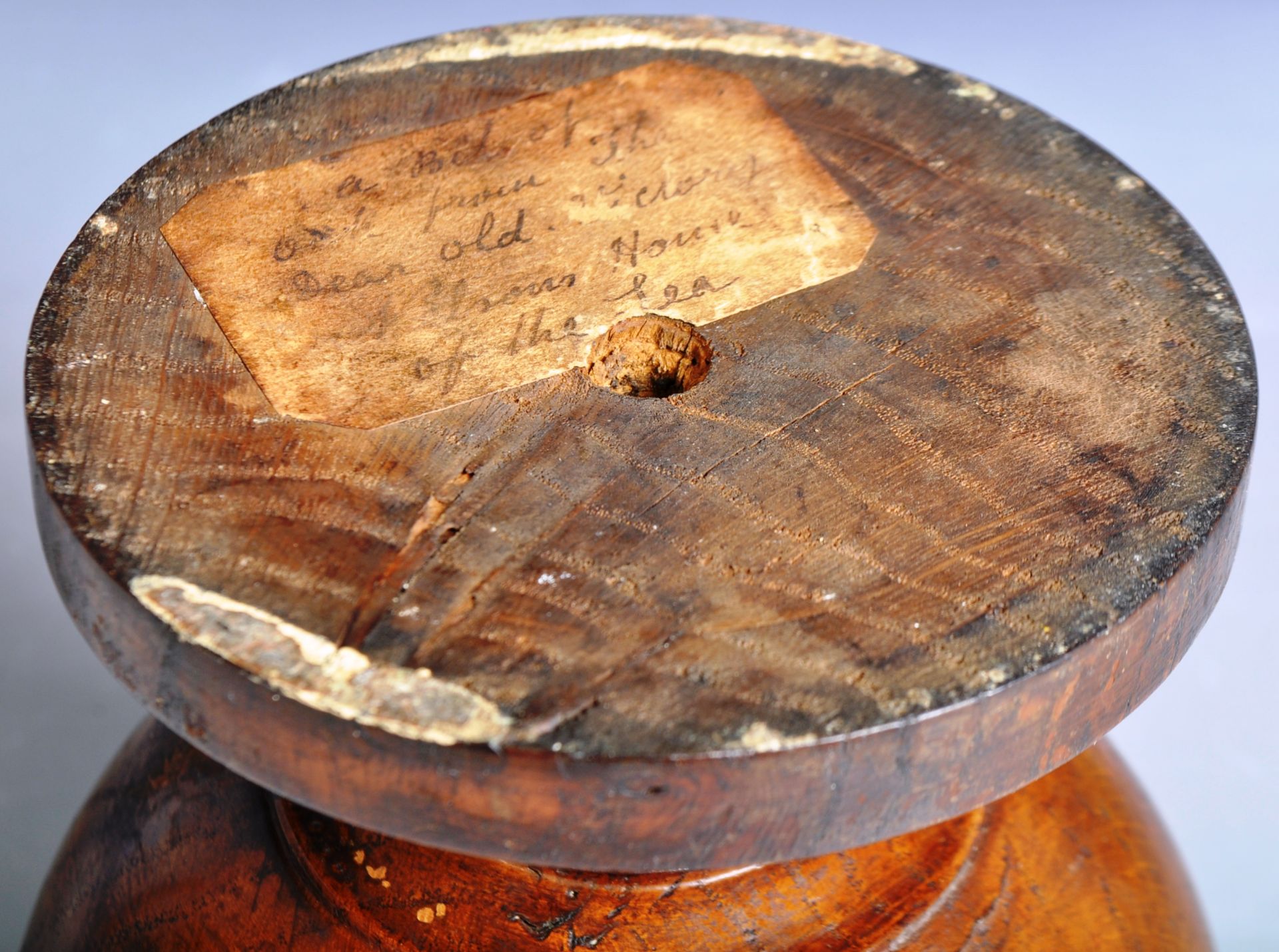 NELSON / HMS VICTORY INTEREST - 19TH CENTURY TREEN GOBLET - Bild 5 aus 7