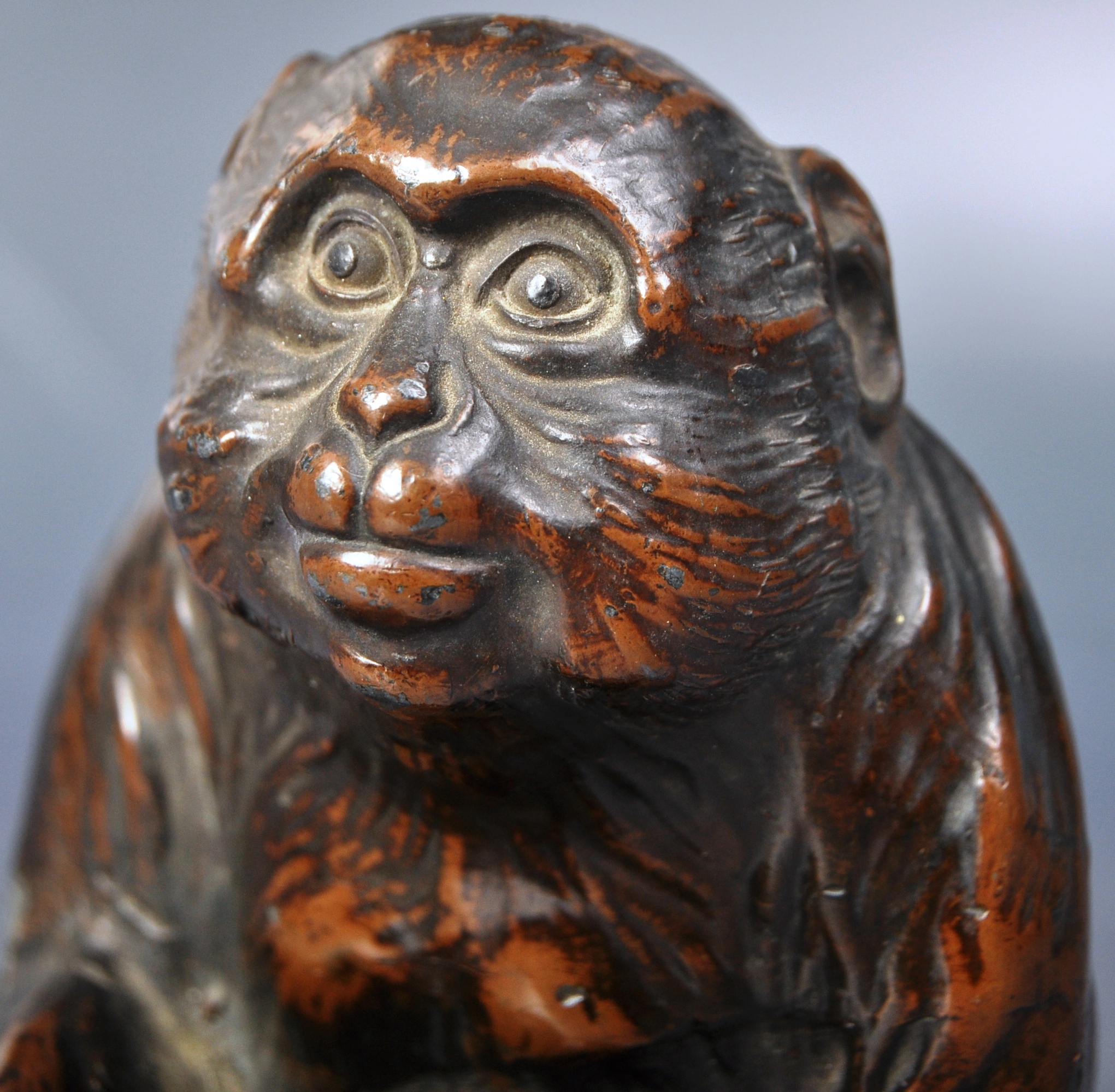 19TH CENTURY VICTORIAN HOLLOW BRONZE MONKEY FIGURE - Image 2 of 5