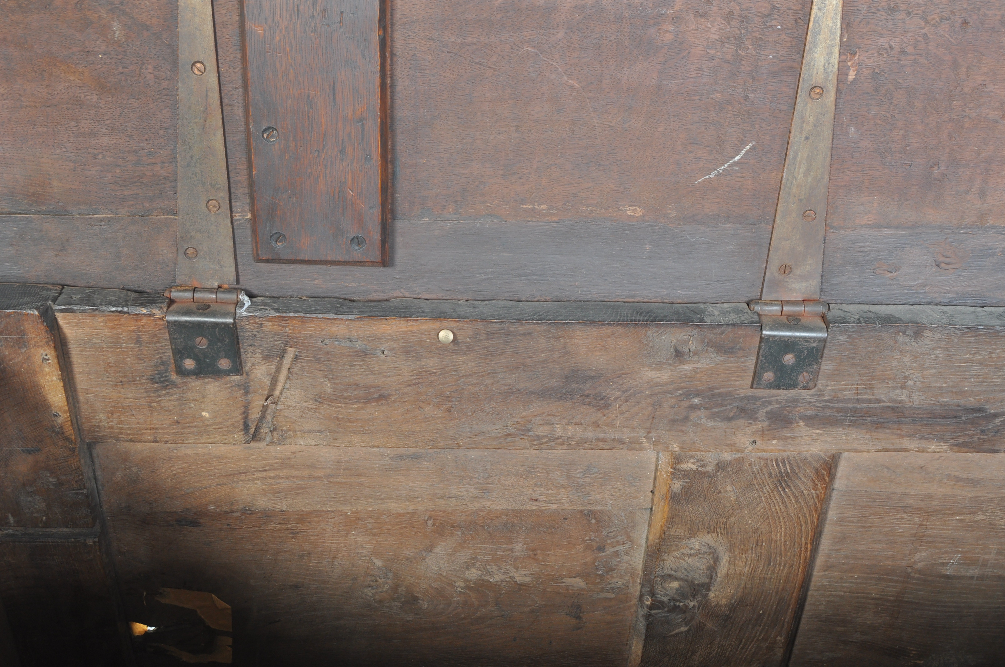 18TH CENTURY OAK COFFER WITH CARVED FIELDED PANELS - Image 6 of 19