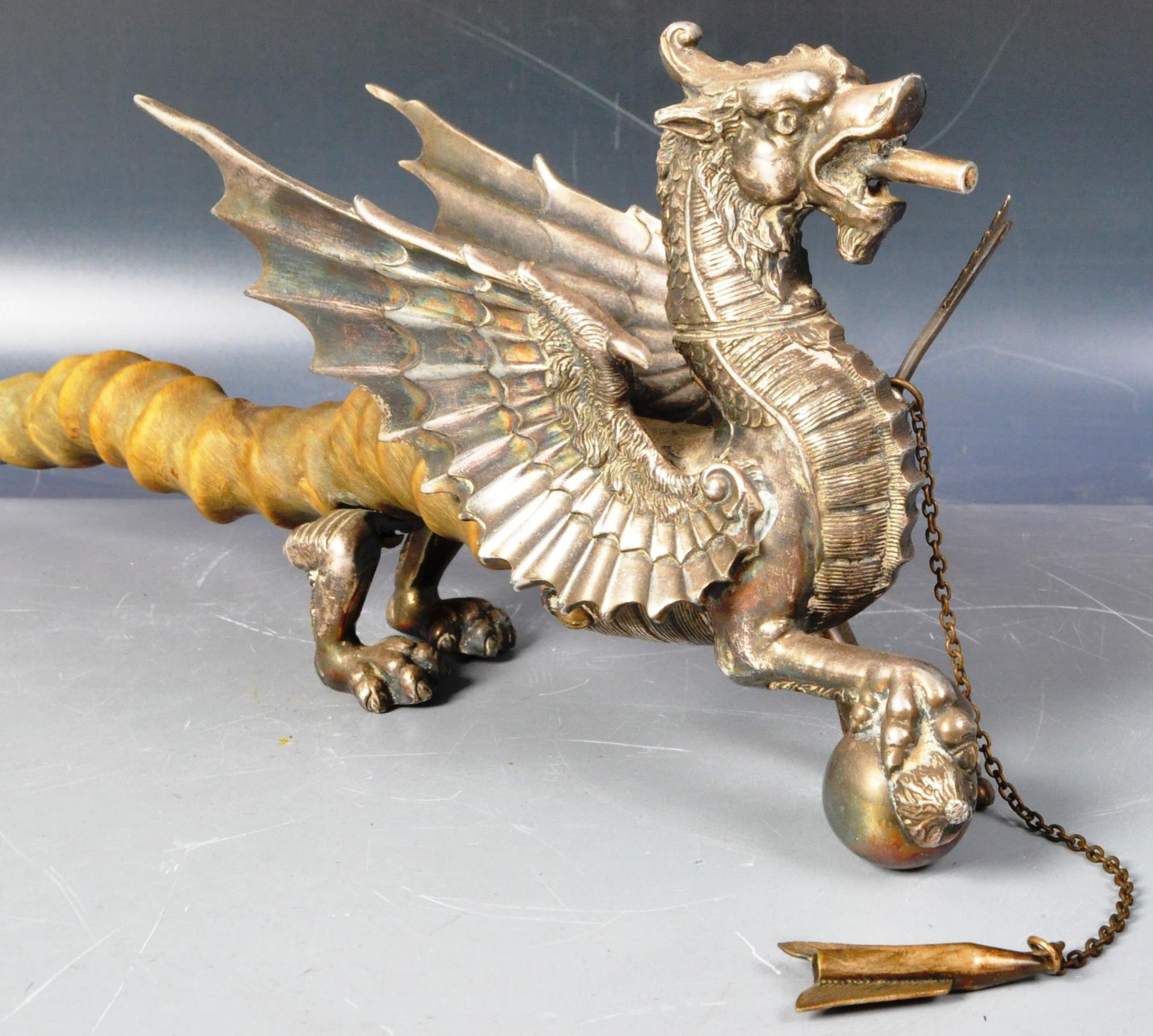 19TH CENTURY SILVER PLATED AND HORN DRAGON TABLE LIGHTER - Image 11 of 17