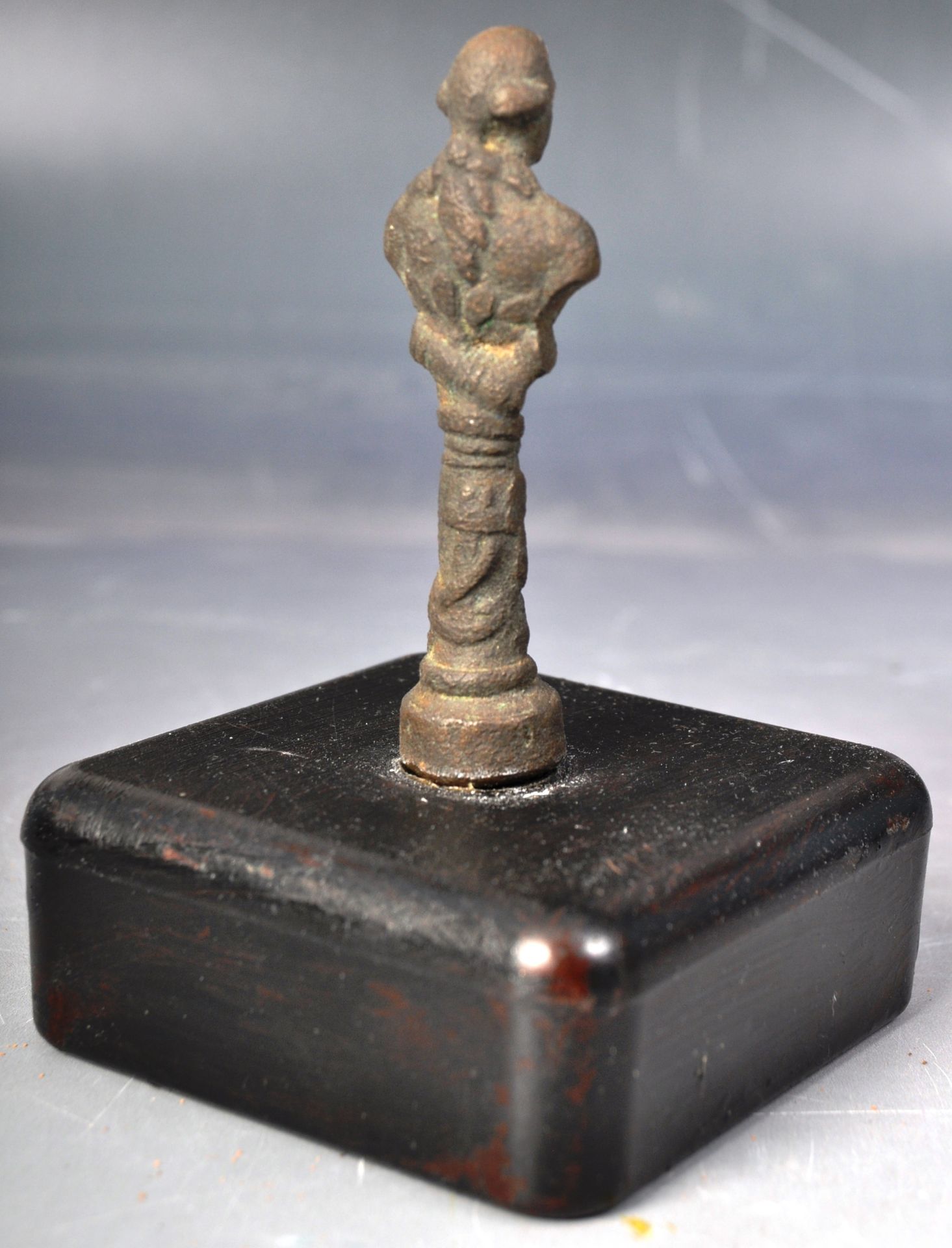 18TH CENTURY LEAD PIPE TAMPER IN THE FORM OF A GENTLEMAN - Image 4 of 6