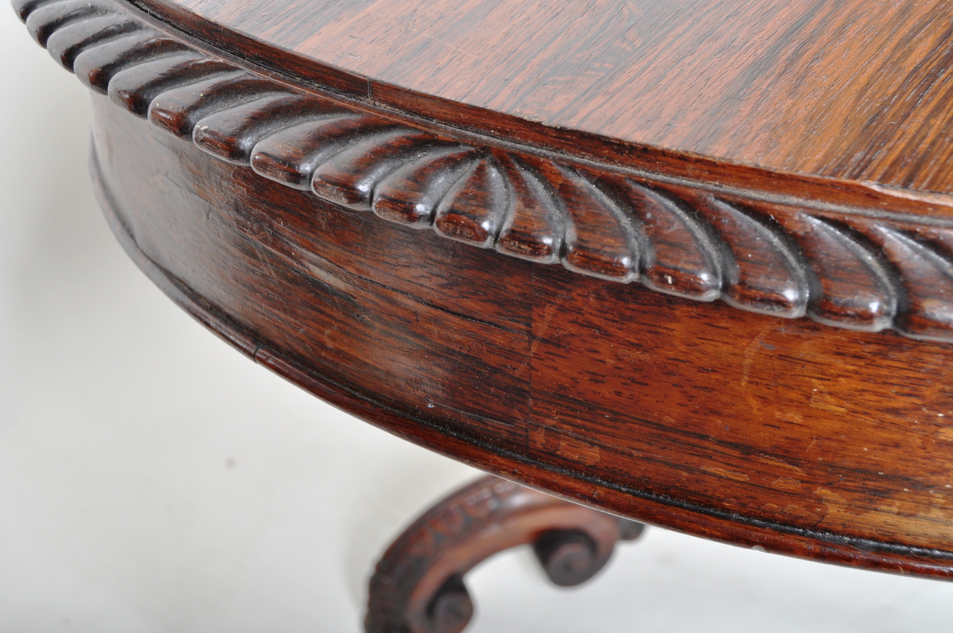 19TH CENTURY ROSEWOOD SERPENTINE CENTRE TABLE - Image 5 of 6