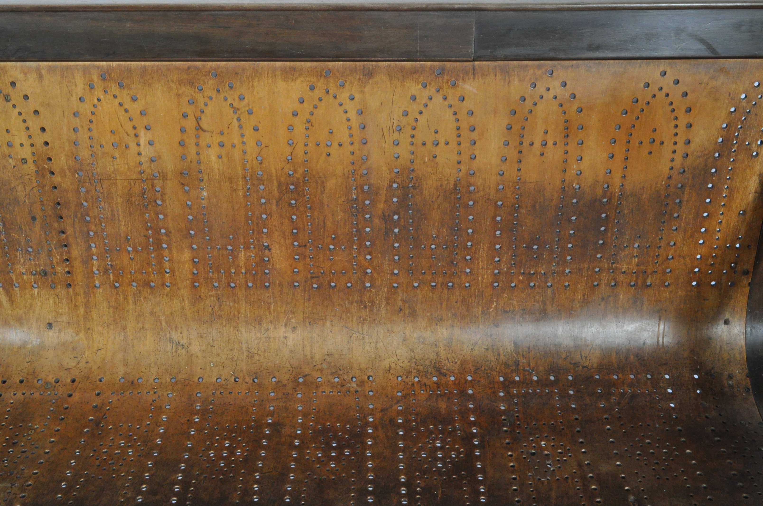 LARGE 19TH CENTURY FRENCH FRUITWOOD BENCH - Image 3 of 6