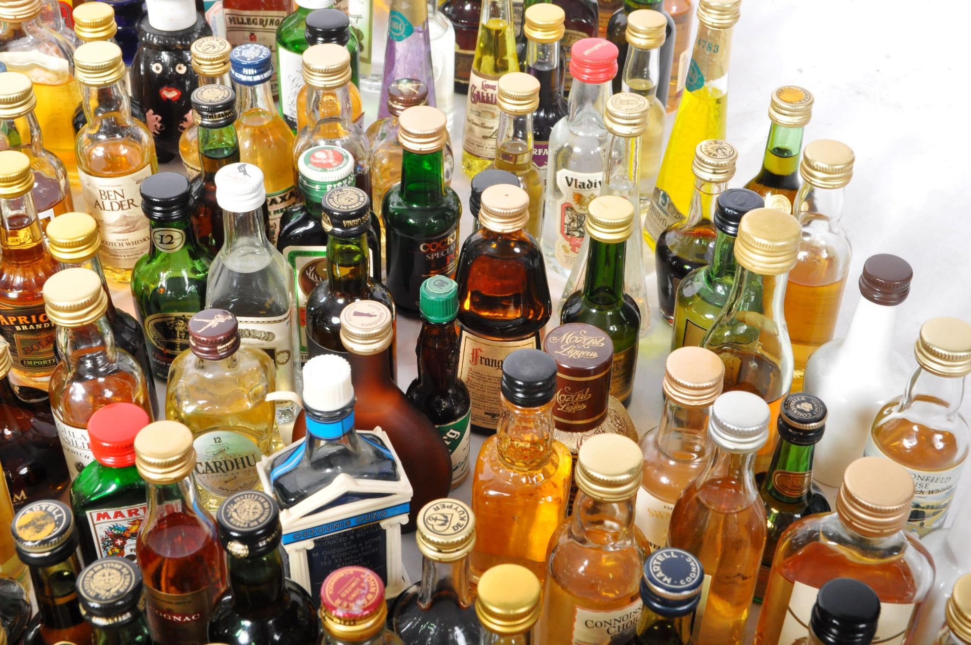 LARGE COLLECTION OF ASSORTED ALCOHOL MINIATURES - Bild 6 aus 6