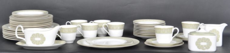 ROYAL DOULTON SONNET PATTERN DINNER SERVICE