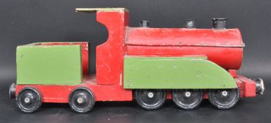 VINTAGE WOOD AND METAL TOY TRAIN / LOCOMOTIVE