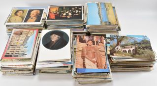 POSTCARDS - 1,500+ ASSORTED VINTAGE CARDS