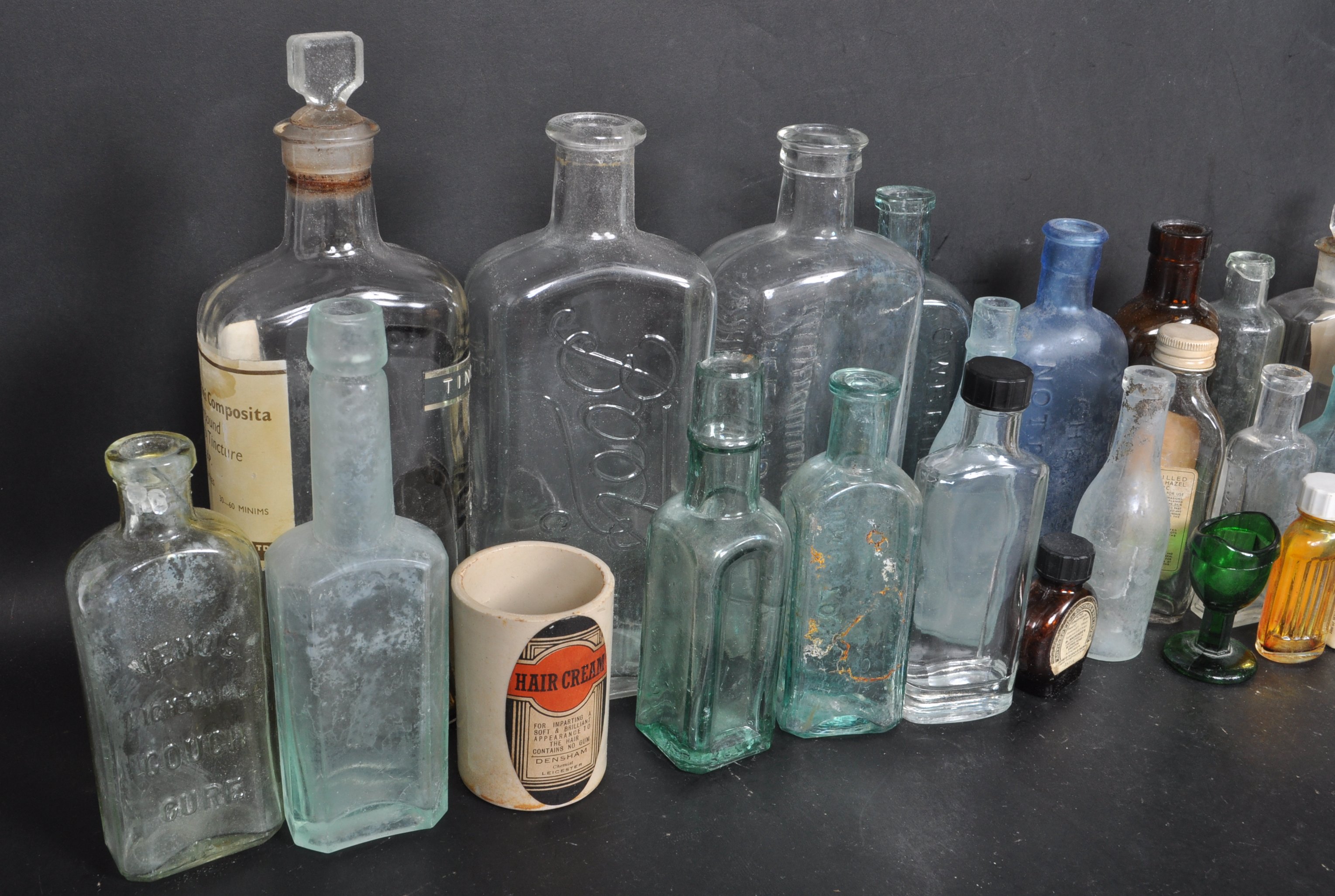 LARGE COLLECTION OF 20TH CENTURY GLASS BOTTLES - Image 2 of 10