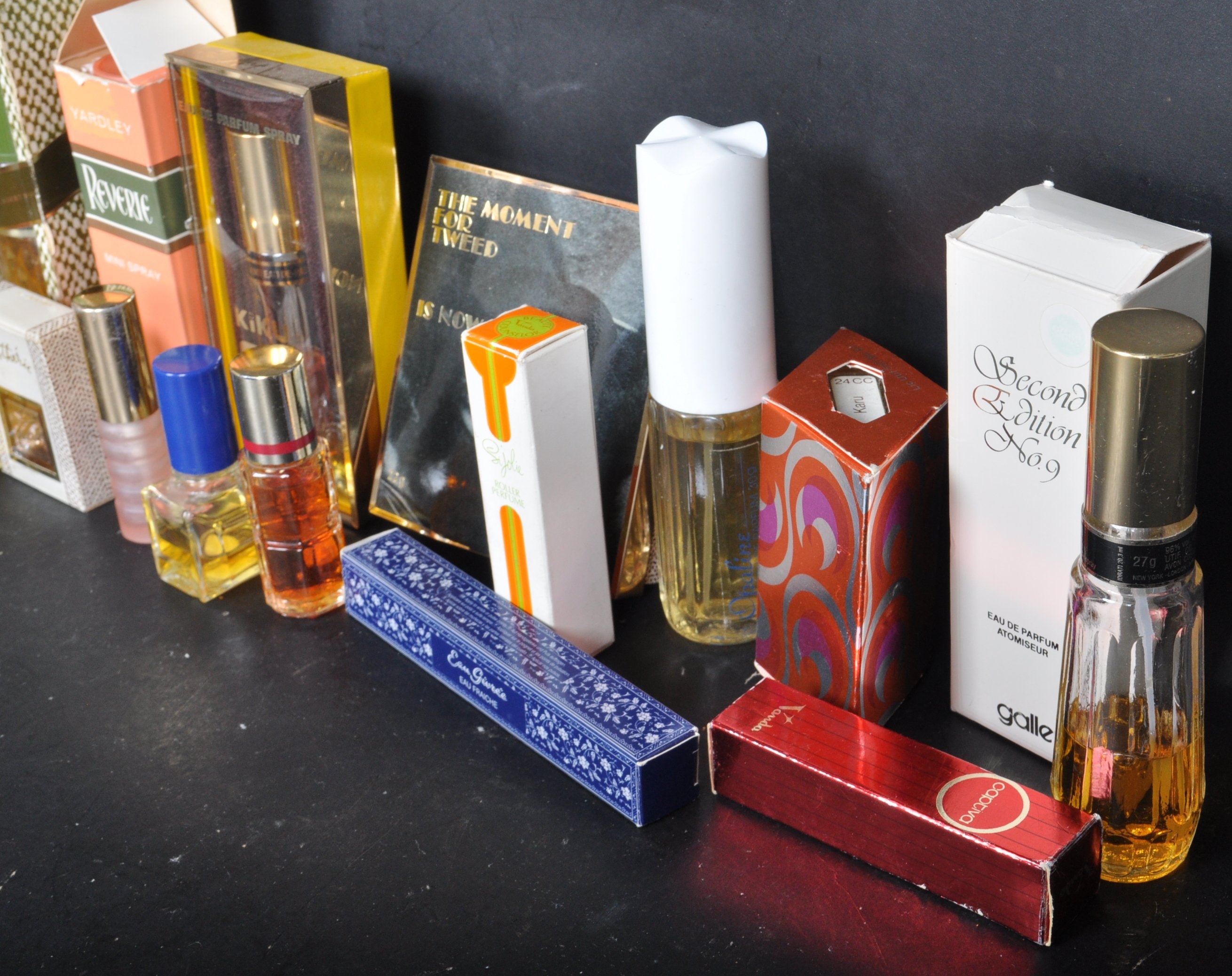 COLLECTION OF VINTAGE 20TH CENTURY PERFUMES - Image 3 of 4