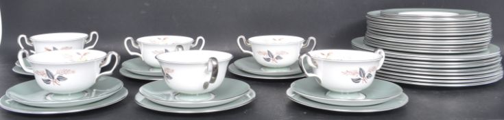 CERAMIC PORCELAIN TEA SERVICE BY WEDGWOOD IN GREENWOOD PATTERN