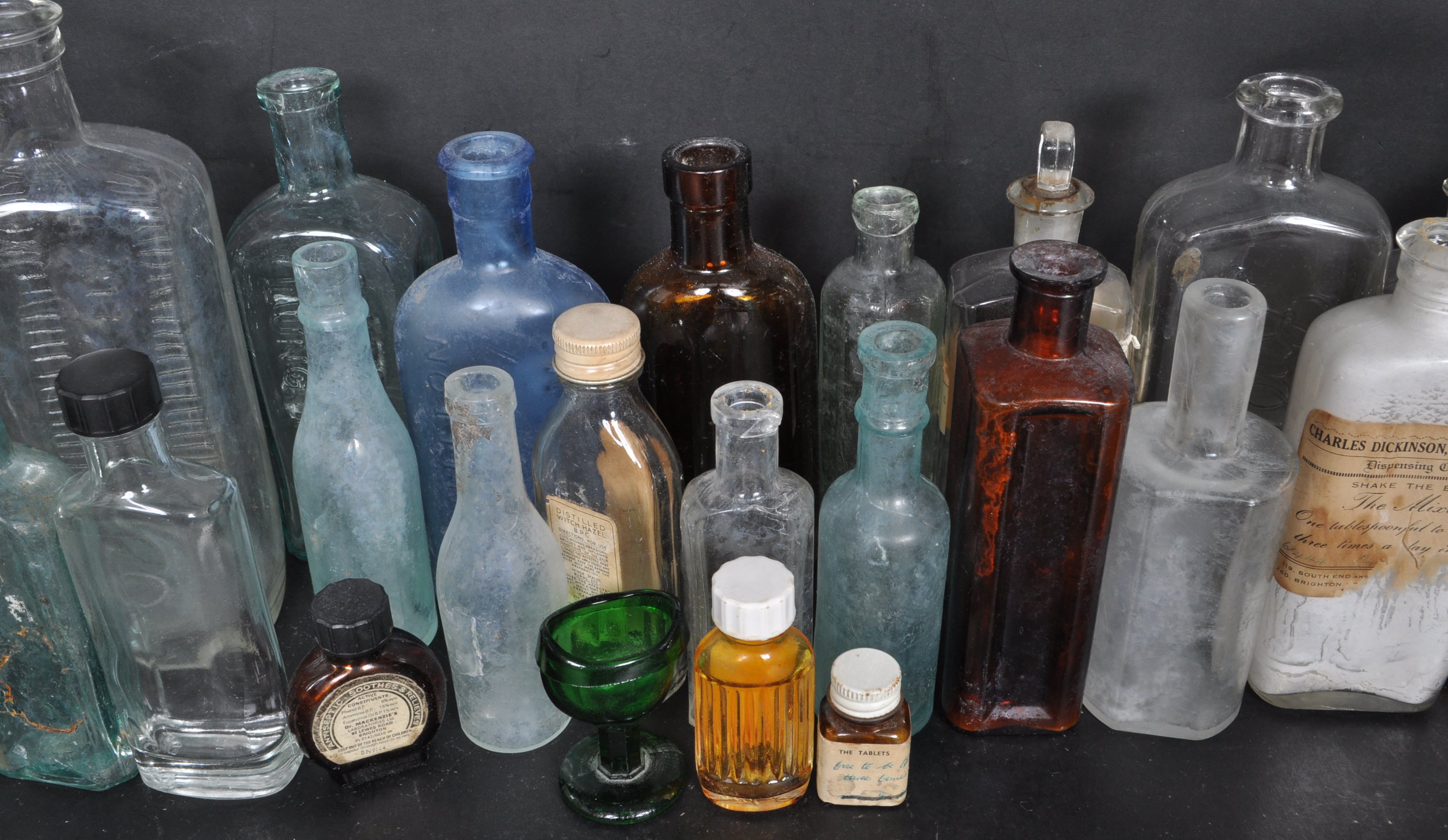 LARGE COLLECTION OF 20TH CENTURY GLASS BOTTLES - Image 3 of 10