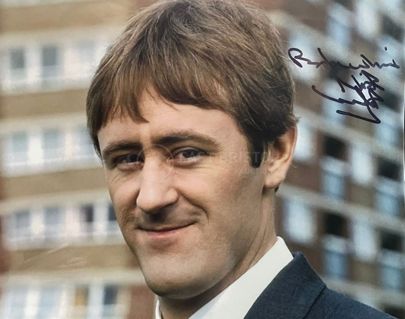 ONLY FOOLS & HORSES - NICHOLAS LYNDHURST (RODNEY) SIGNED 8X10" PHOTO