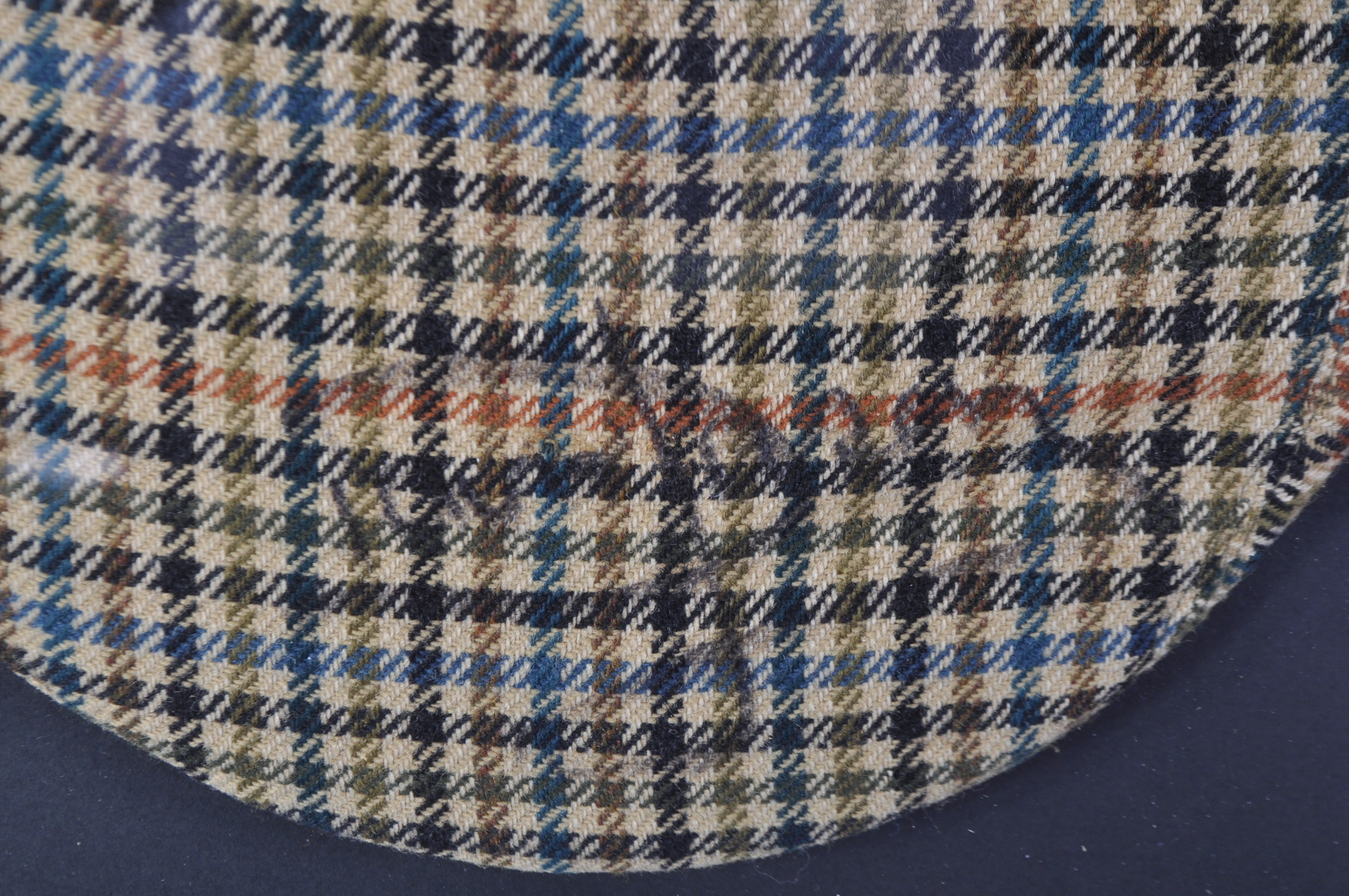 ONLY FOOLS & HORSES - DEL BOY'S SCREEN USED SIGNATURE FLAT CAP - Image 3 of 6