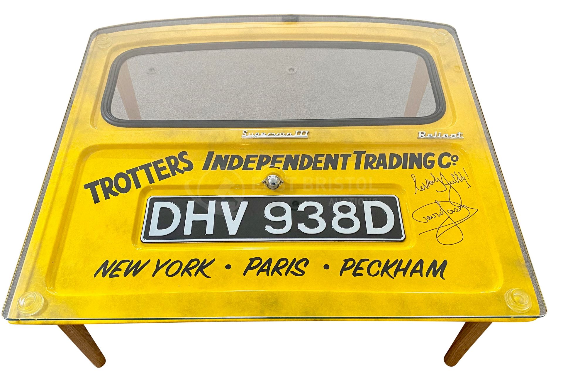 ONLY FOOLS & HORSES - RELIANT REGAL VAN DOOR CUSTOM COFFEE TABLE SIGNED - Image 4 of 5