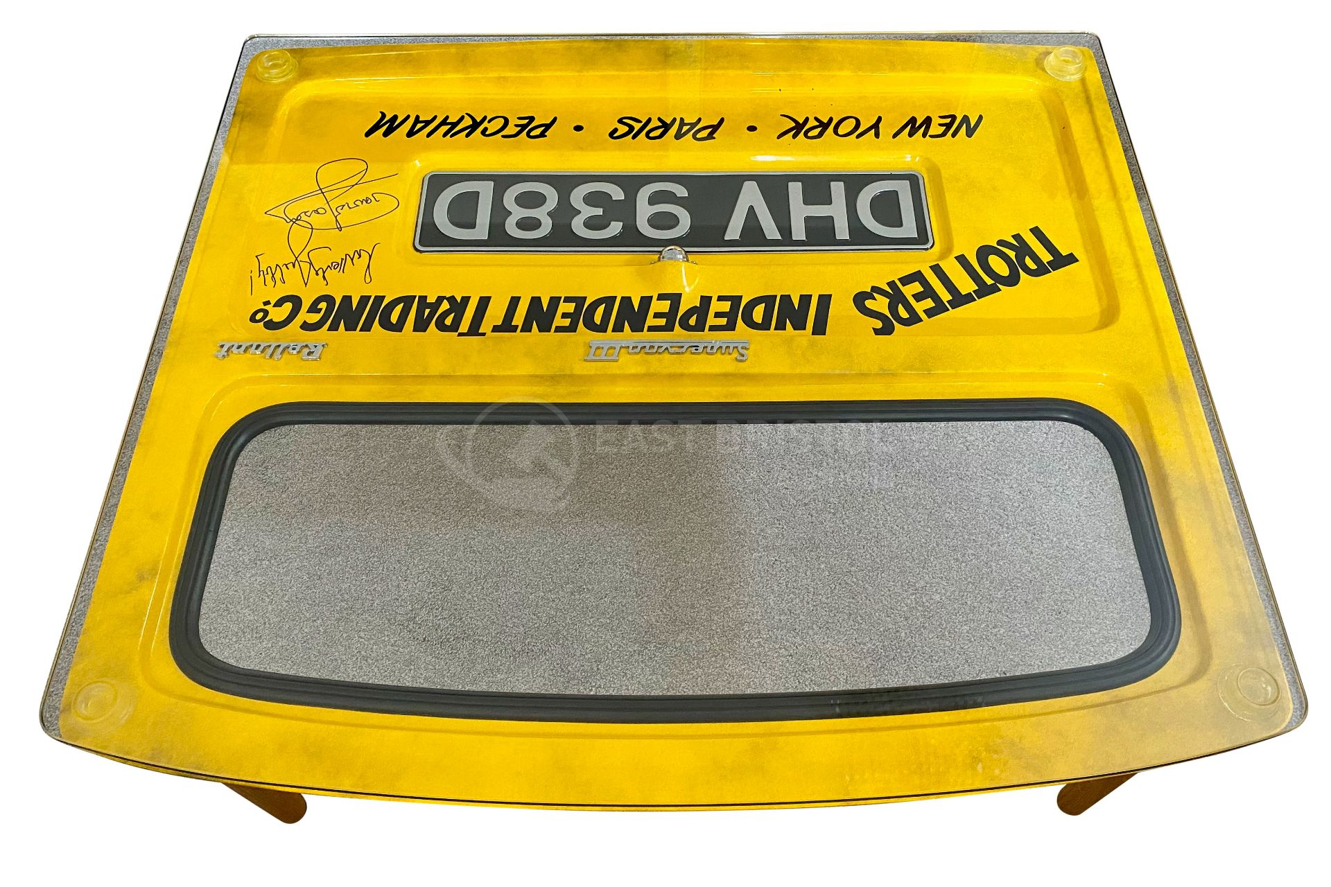 ONLY FOOLS & HORSES - RELIANT REGAL VAN DOOR CUSTOM COFFEE TABLE SIGNED - Image 5 of 5