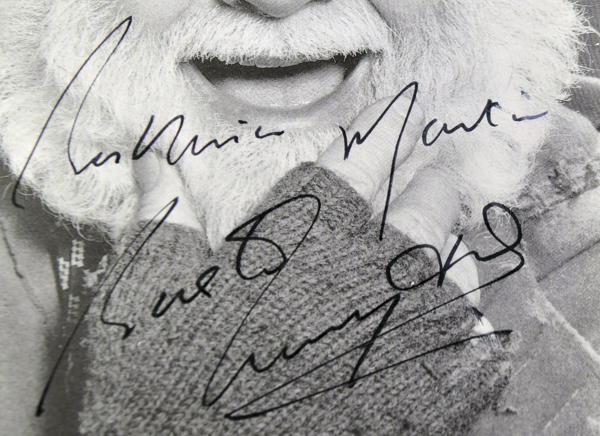 ONLY FOOLS & HORSES - BUSTER MERRYFIELD SIGNED POSTCARD - Image 2 of 2